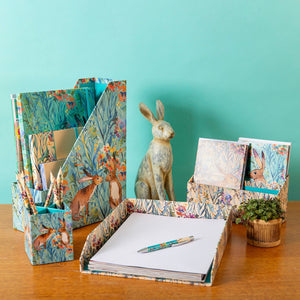 Kissing Hares Stationery Set